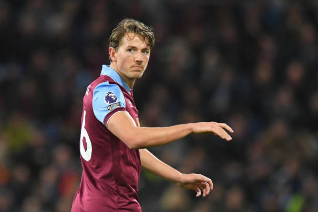 Fulham gieo 2 tin sầu cho Man United.
